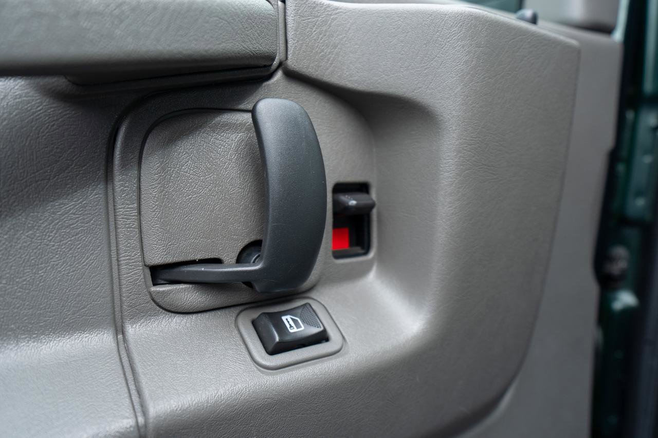 Used 2014 Chevrolet Express 3500 LS image 12