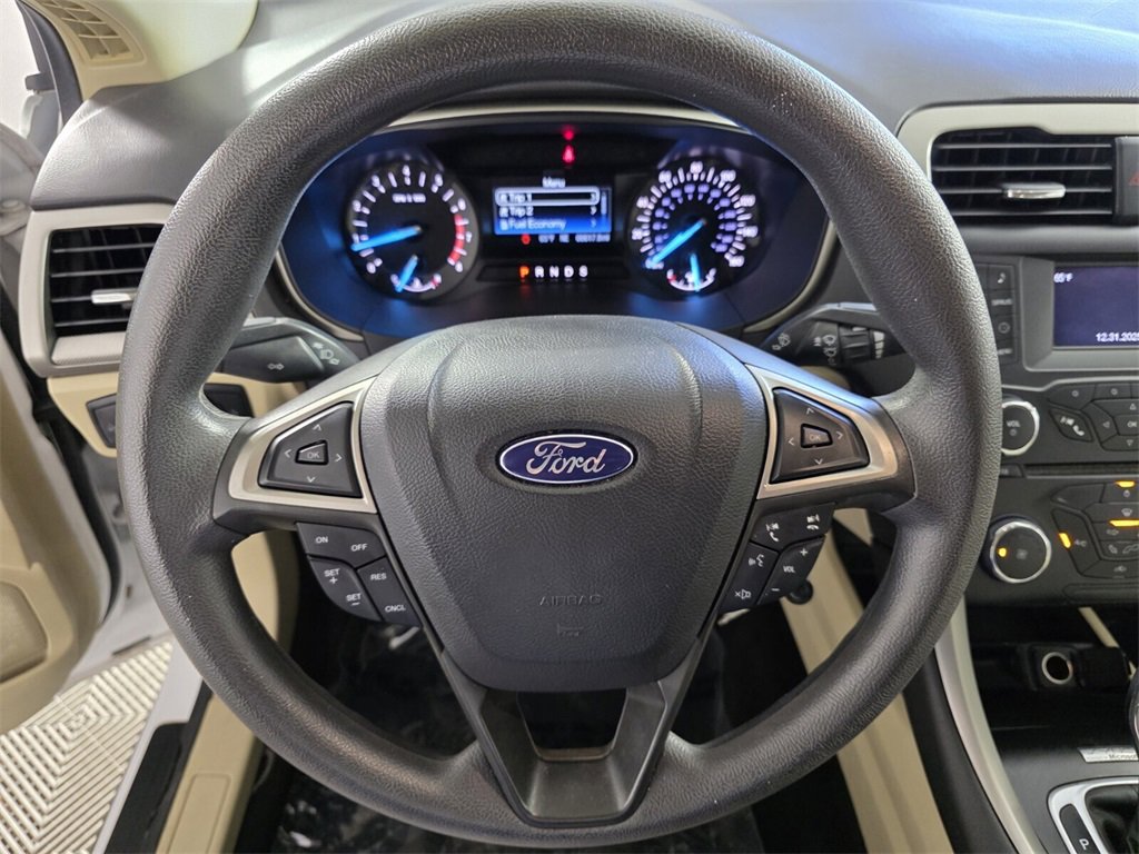 Used 2015 Ford Fusion SE image 19