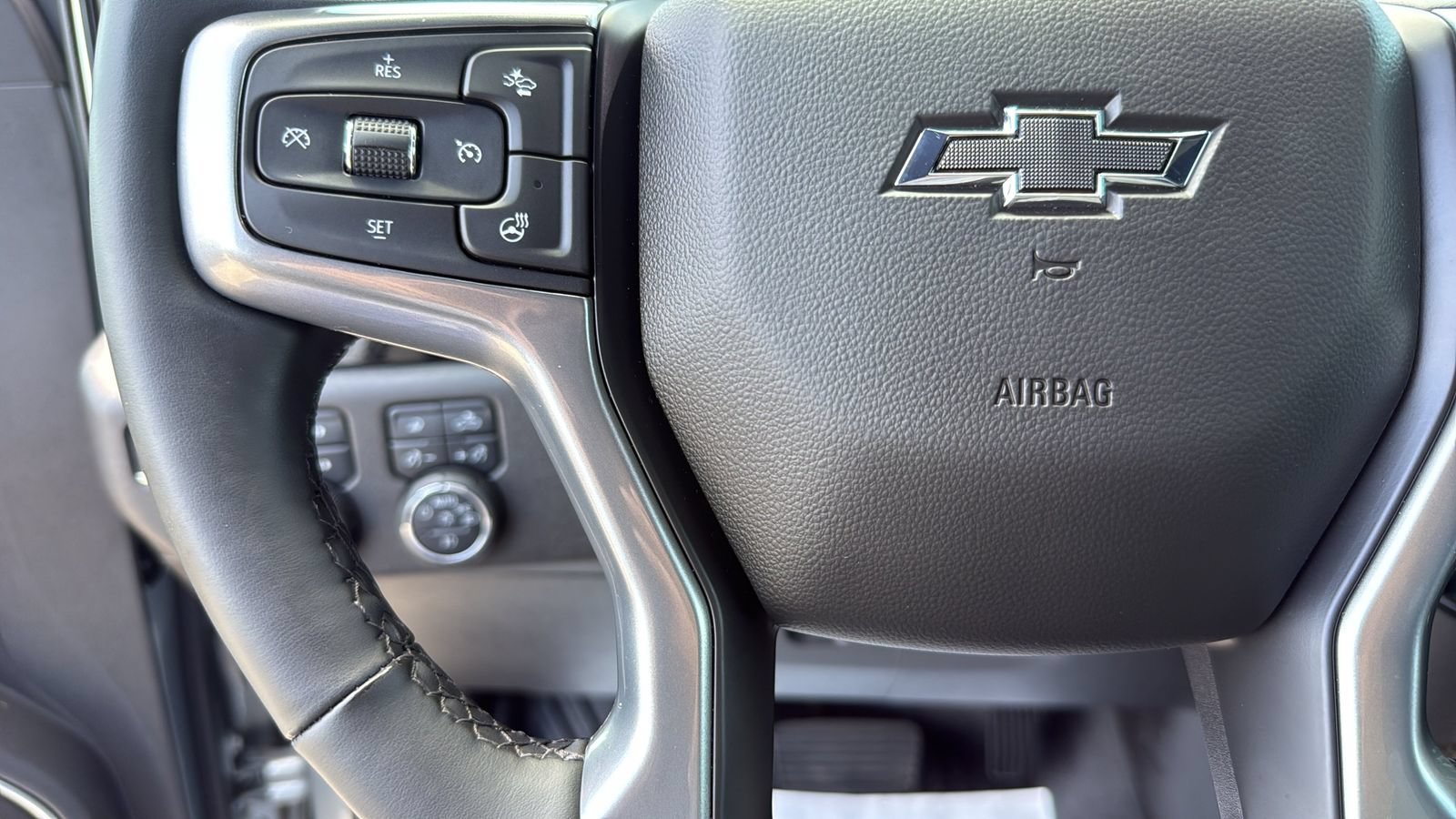 Used 2025 Chevrolet Silverado 1500 RST AWD/4WD image 16