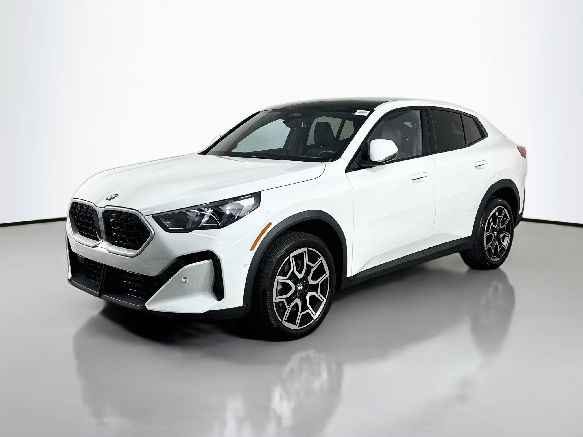 Used 2026 BMW X2 xDrive28i AWD/4WD image 4