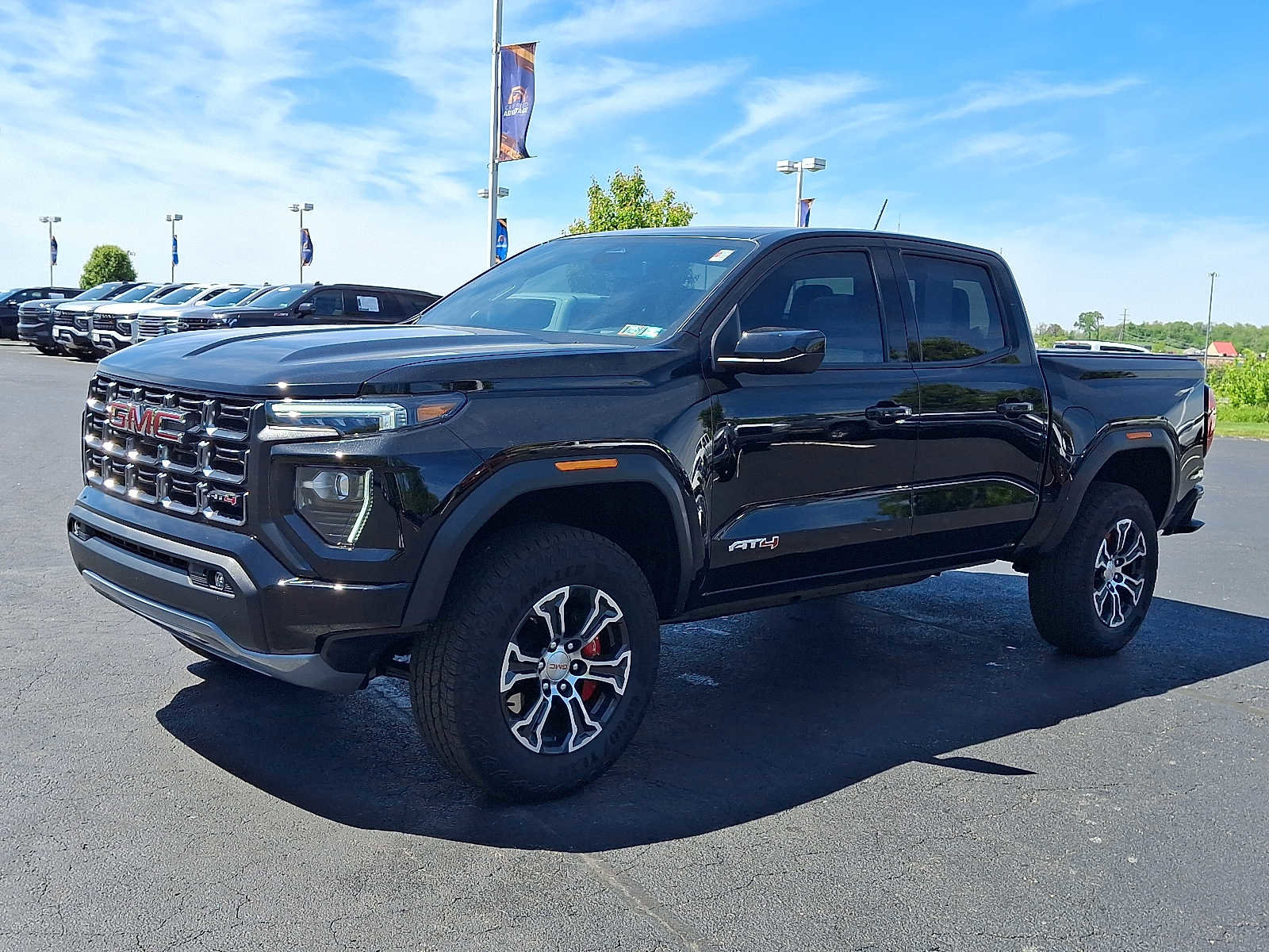 Used 2024 GMC Canyon AT4 AWD/4WD image 3