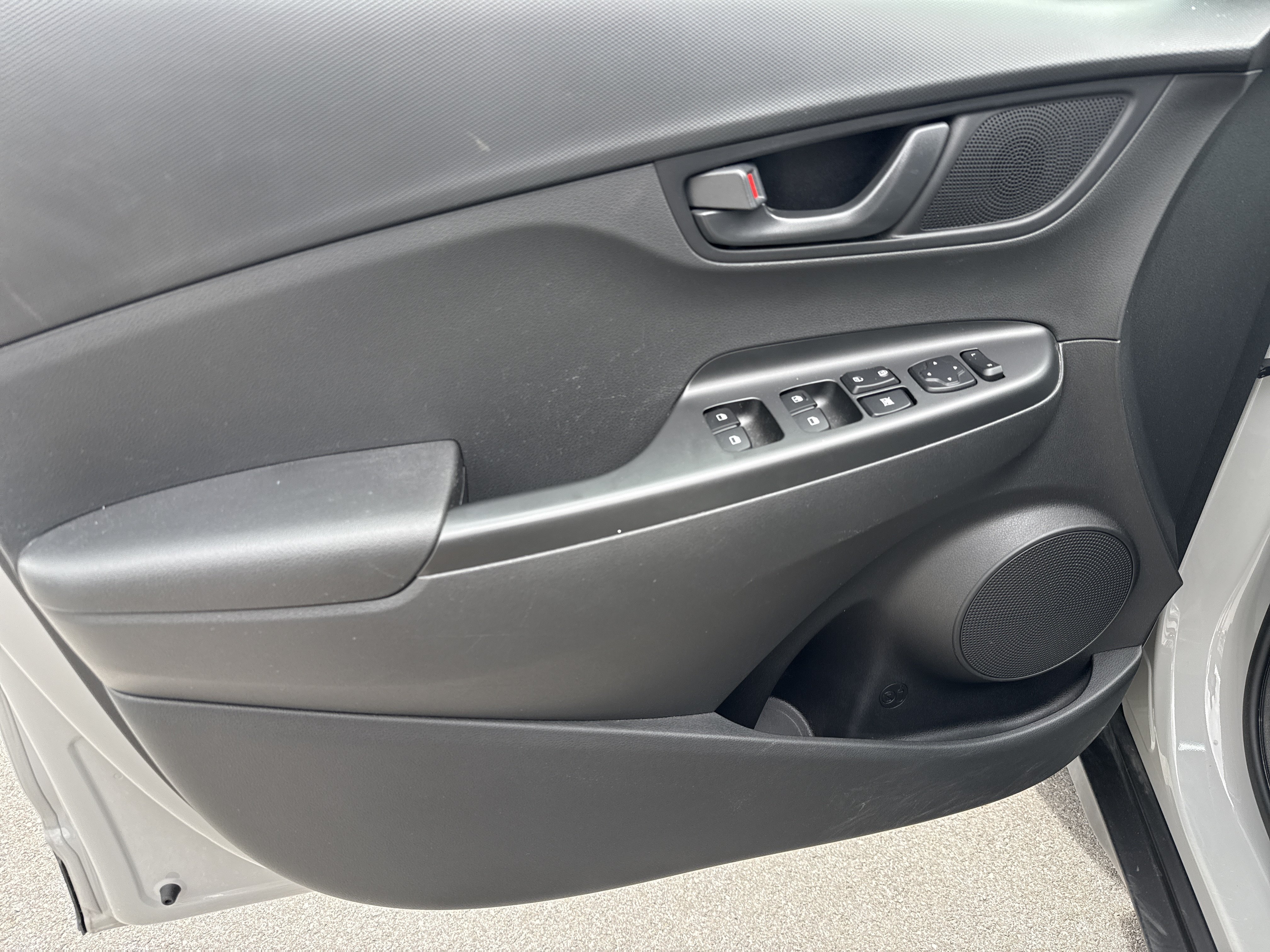 Used 2022 Hyundai Kona SEL AWD/4WD image 15