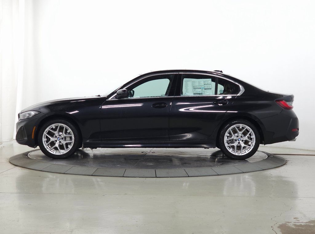 Used 2026 BMW 330i xDrive Sedan w/ Premium Package AWD/4WD image 4