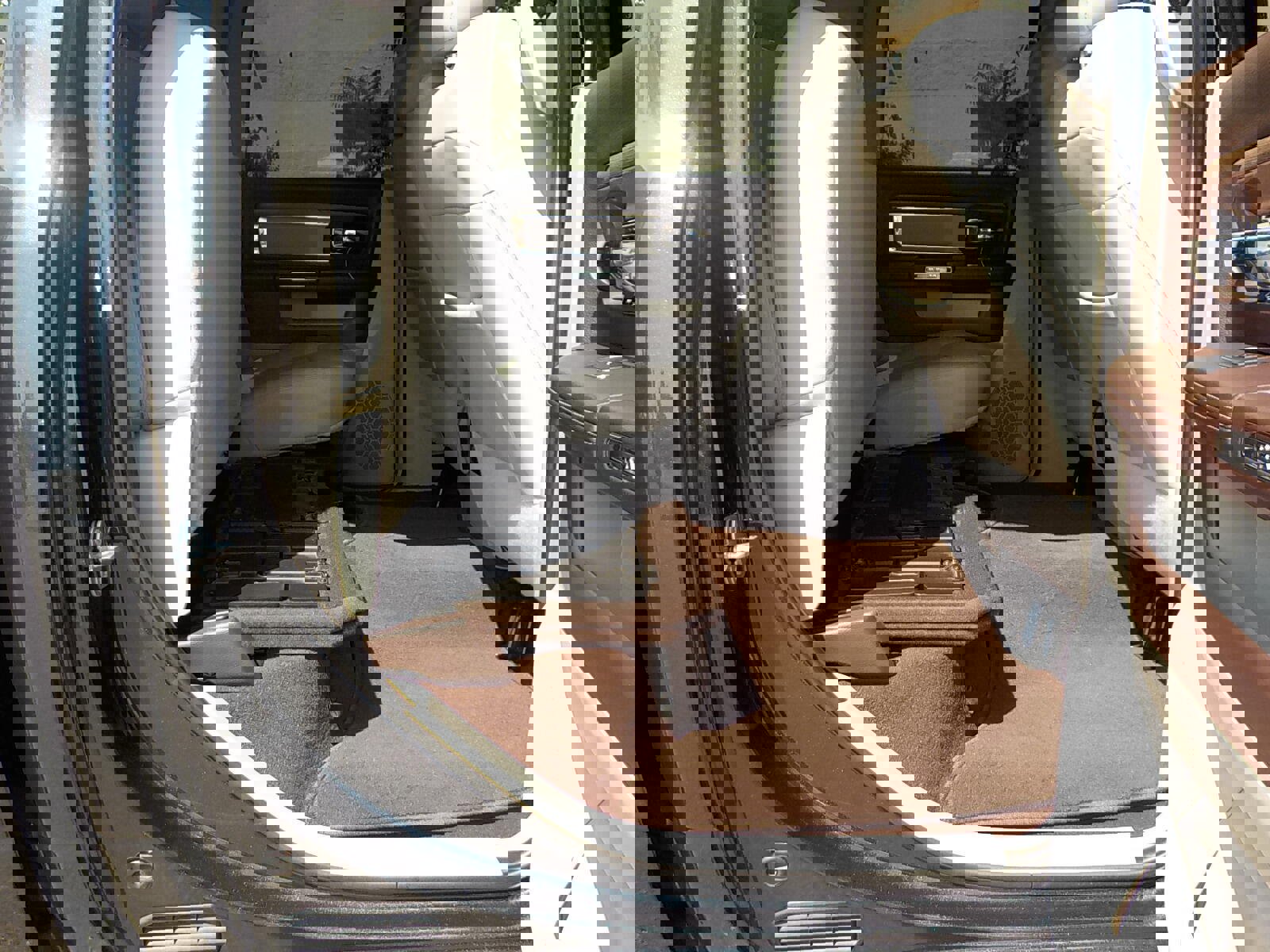 Used 2018 RAM 2500 Laramie w/ Convenience Group image 17