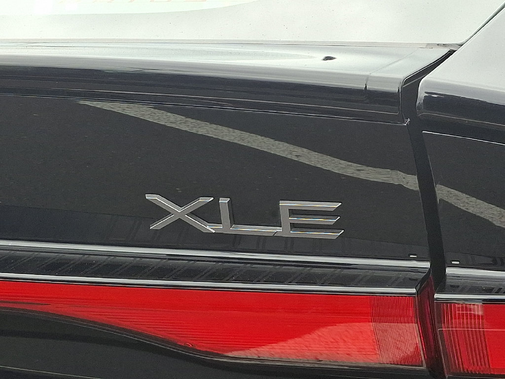 Certified 2024 Toyota Prius XLE FWD image 32