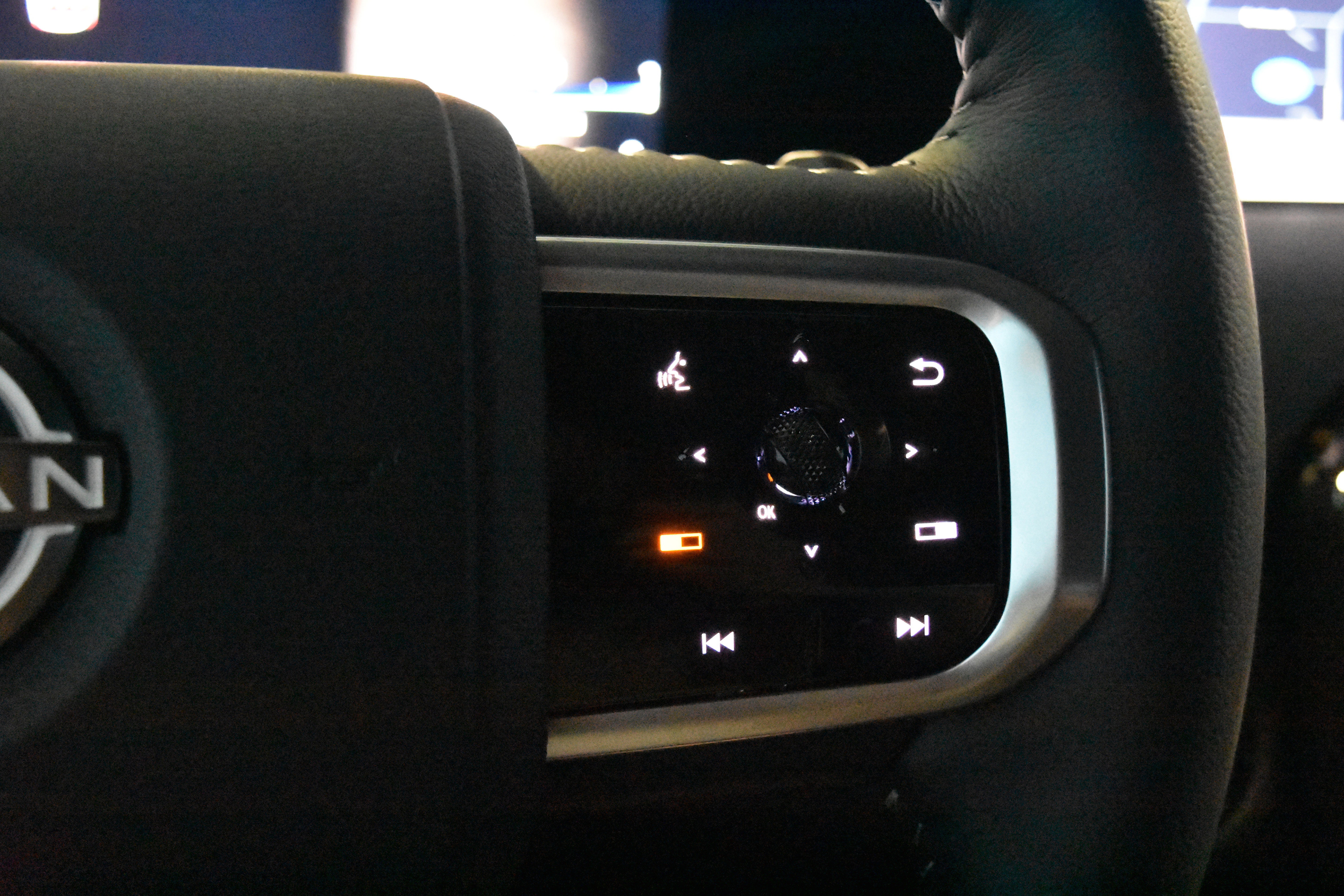 New 2026 Nissan Armada SL w/ Captain's Chari Seat Package image 8