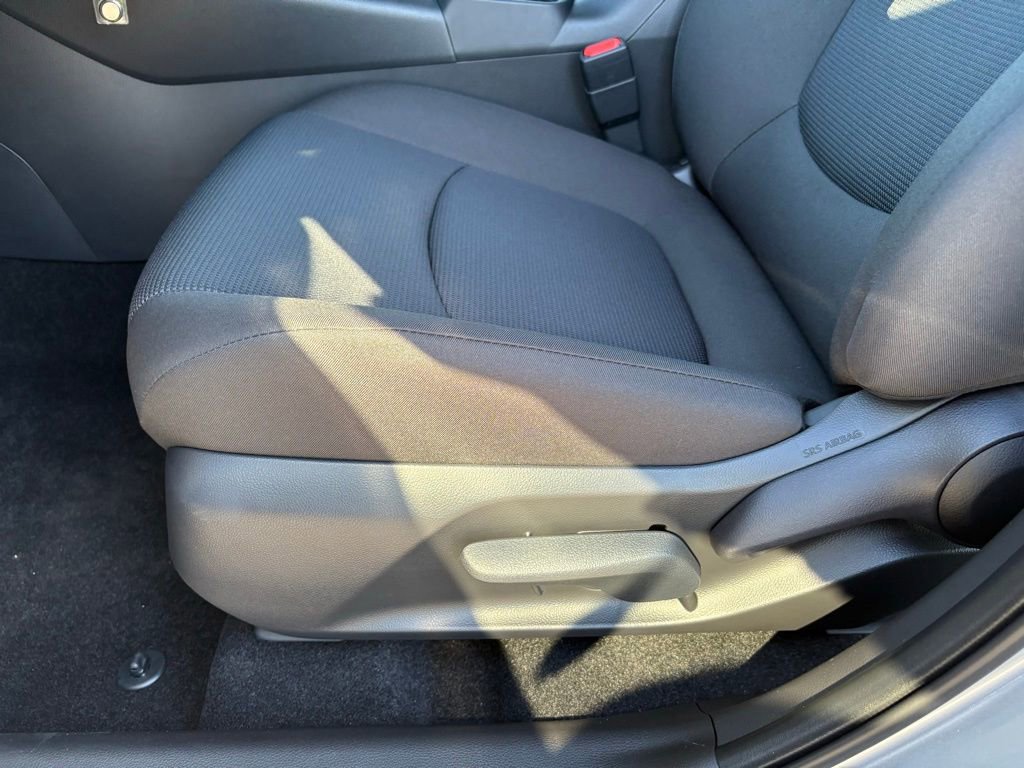 Used 2025 Toyota RAV4 LE image 29