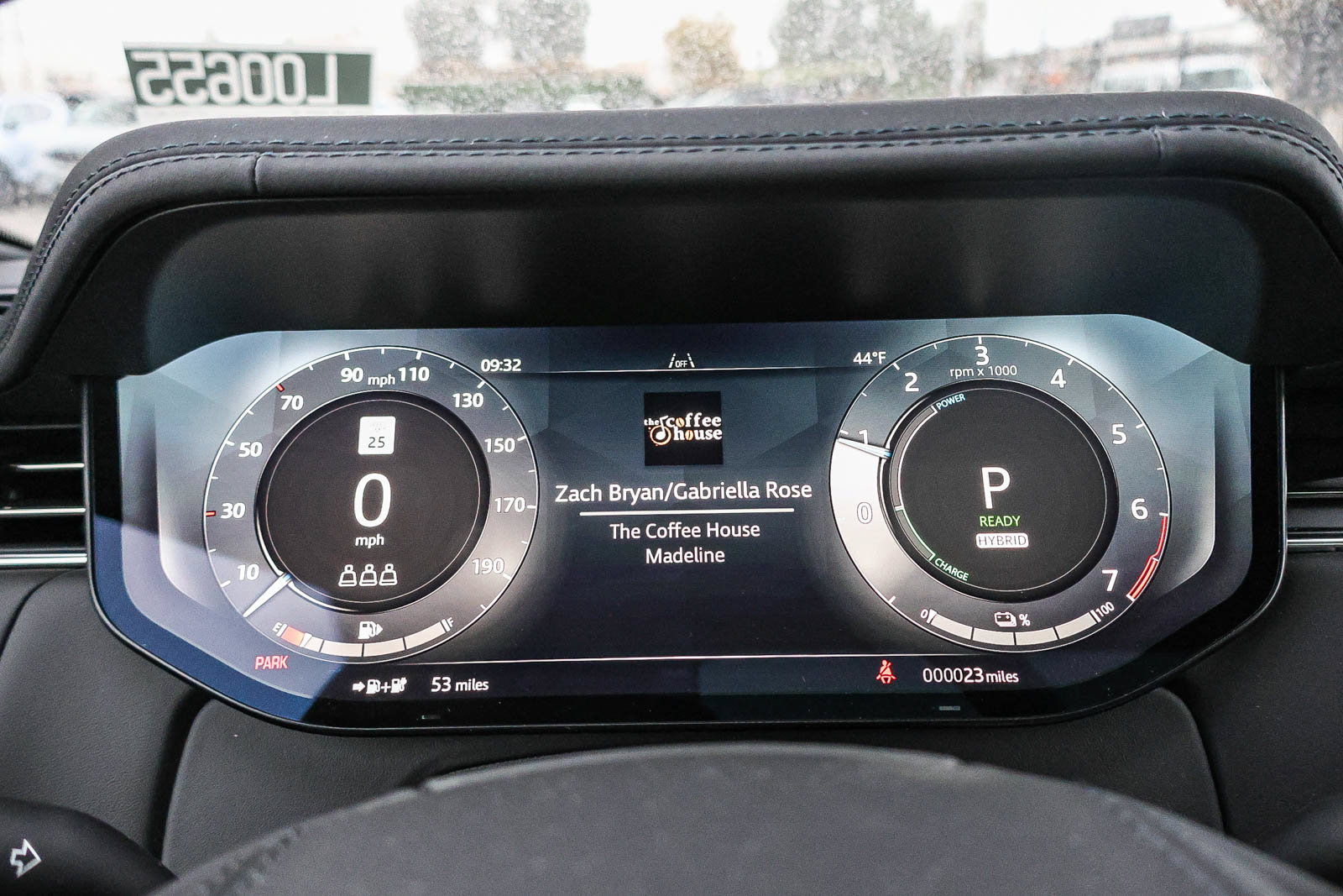 New 2025 Land Rover Range Rover SE AWD/4WD image 30