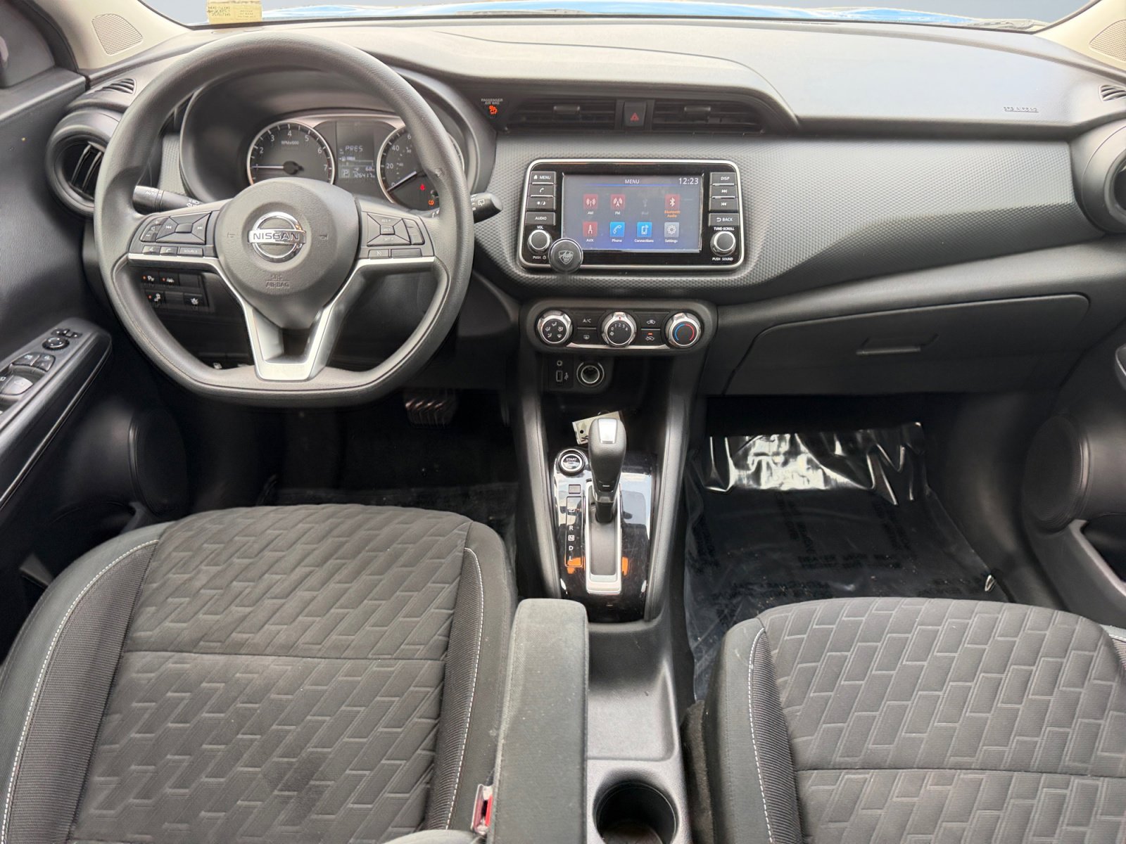 Used 2021 Nissan Kicks S image 11
