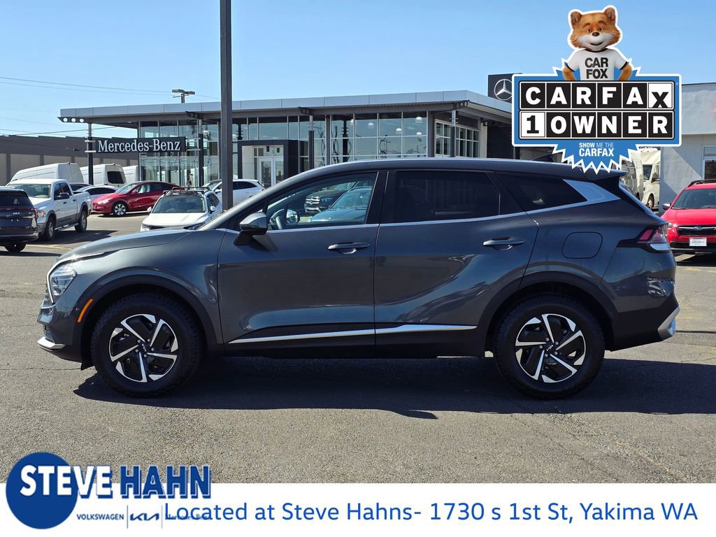 Used 2025 Kia Sportage LX image 2