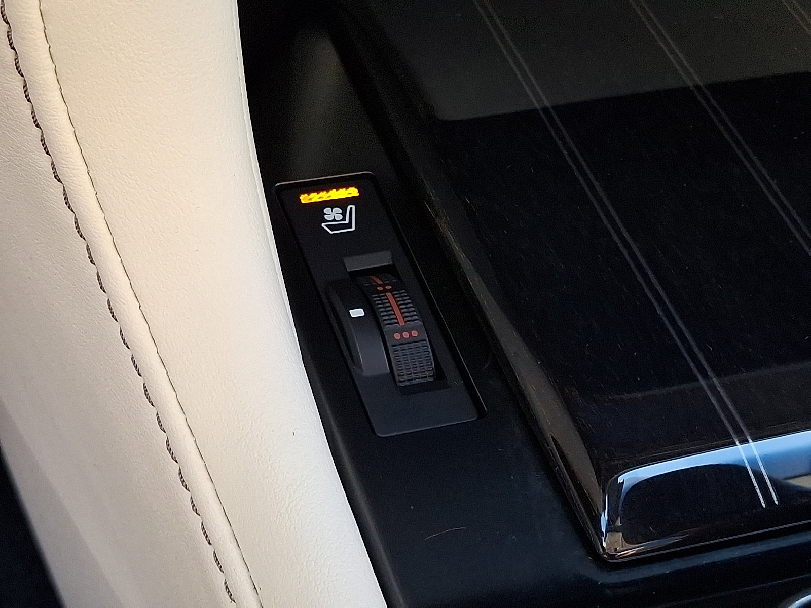 Certified 2023 Lexus GX 460 Premium w/ Premium Package AWD/4WD image 25