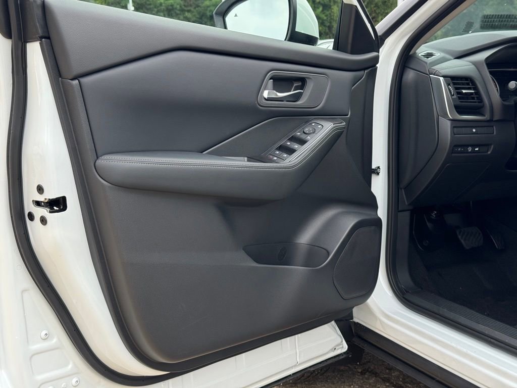 New 2026 Nissan Rogue SV image 21