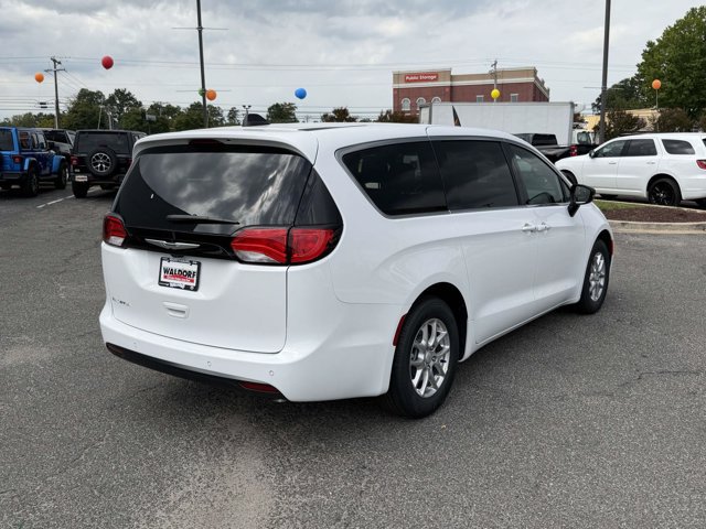 New 2027 Chrysler Pacifica LX FWD image 2