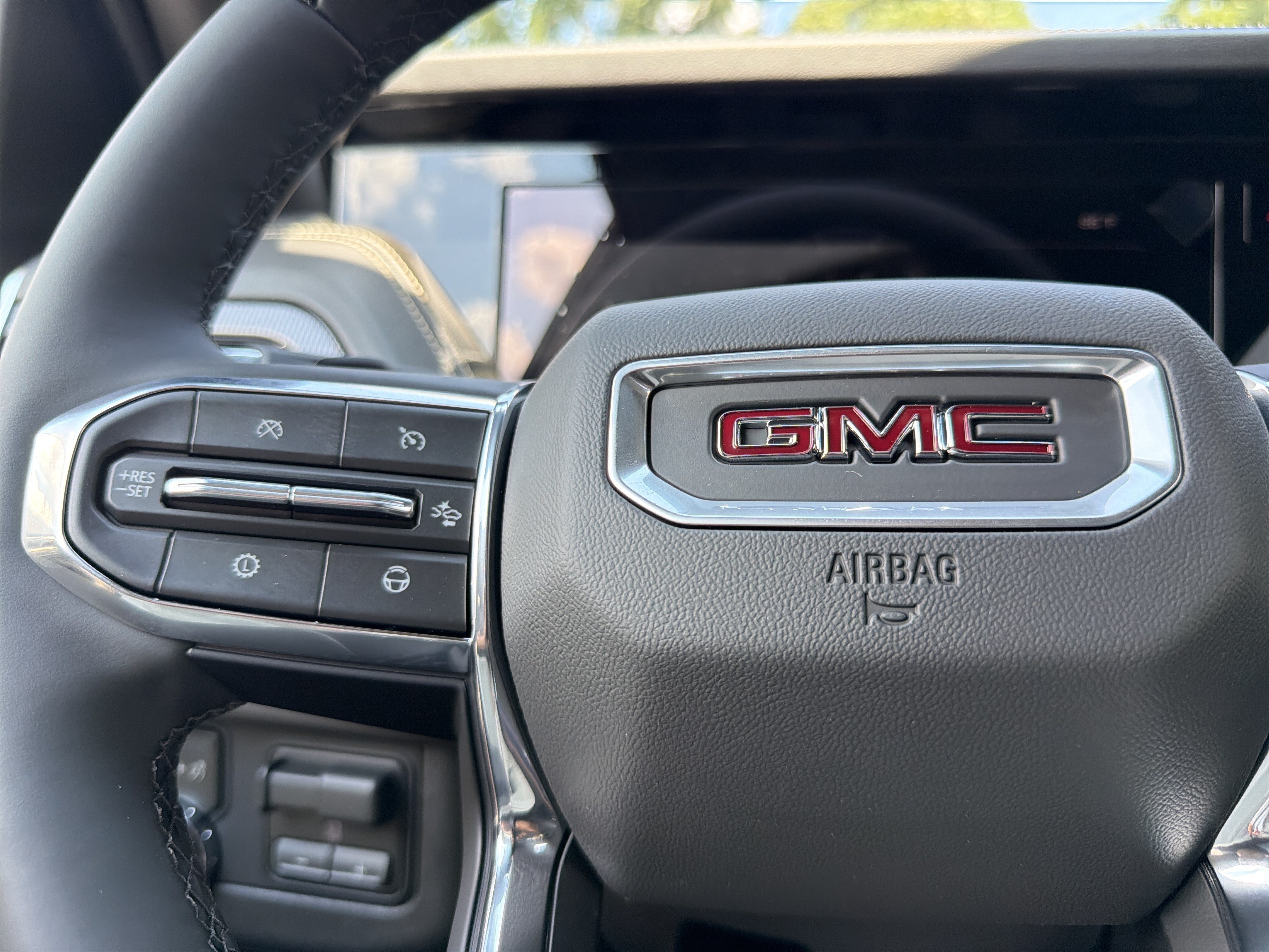 New 2026 GMC Yukon Elevation w/ Elevation Premium Package AWD/4WD image 31