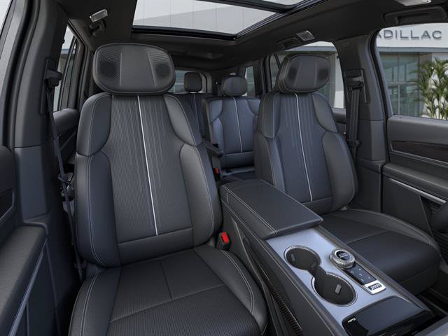 New 2027 Cadillac Vistiq Luxury w/ LPO, Floor Liner Package AWD/4WD image 16