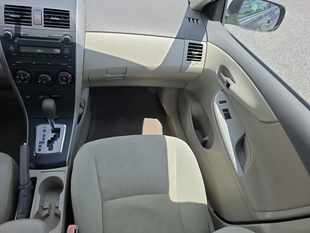 Used 2010 Toyota Corolla LE image 17