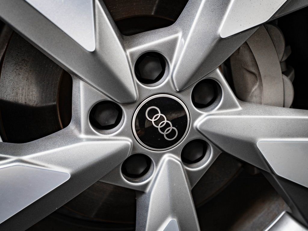 Certified 2025 Audi Q5 2.0T Premium w/ Convenience Plus Package image 8