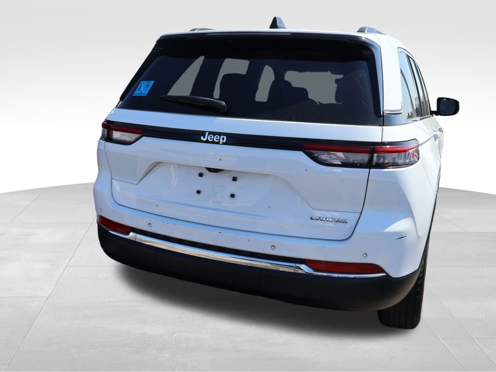 Used 2024 Jeep Grand Cherokee Laredo image 18