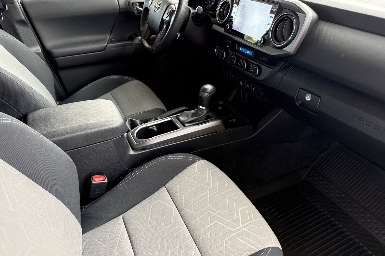 Used 2023 Toyota Tacoma TRD Off-Road w/ Technology Package AWD/4WD image 22