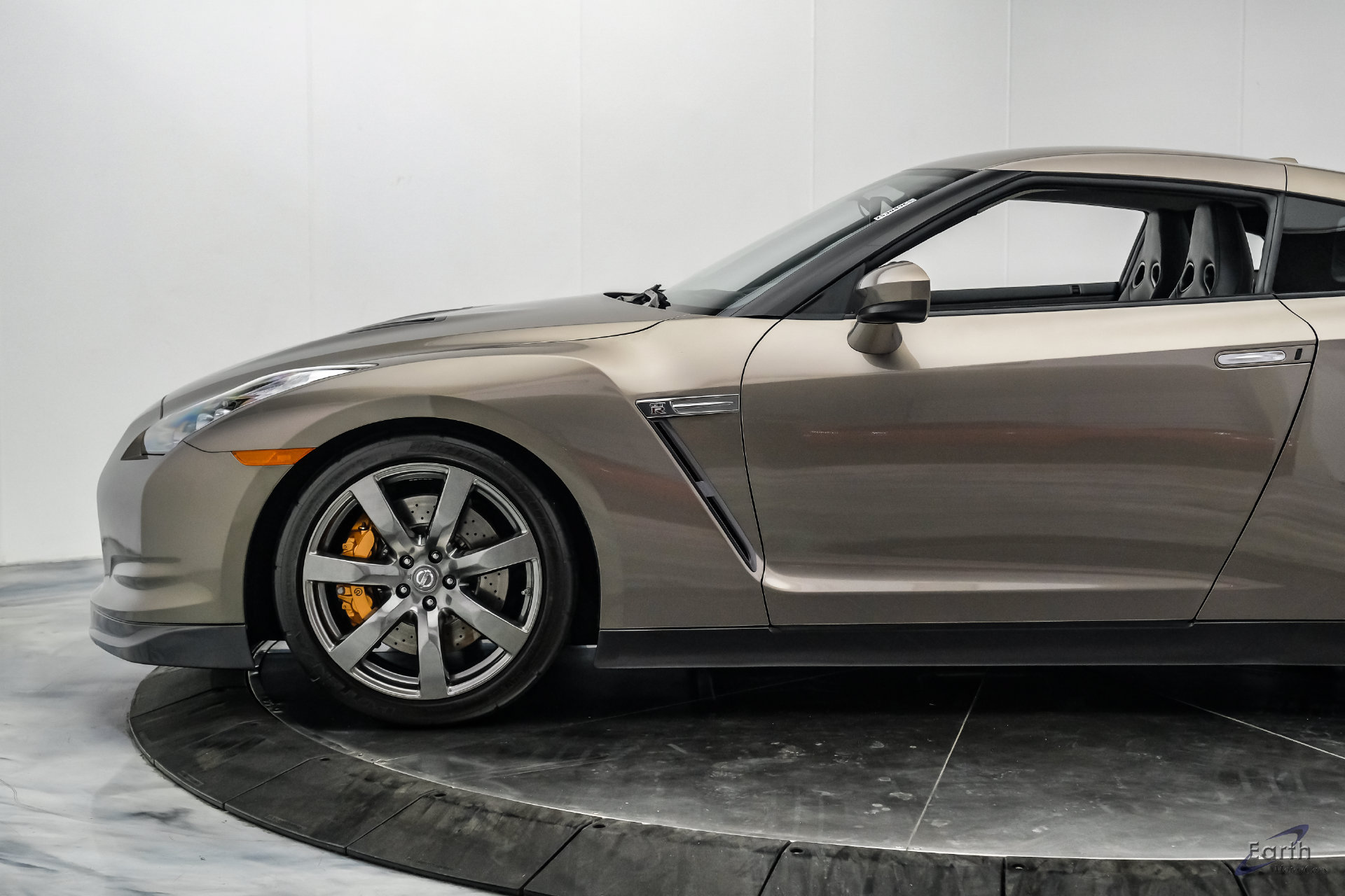 Used 2009 Nissan GT-R Premium AWD/4WD image 11