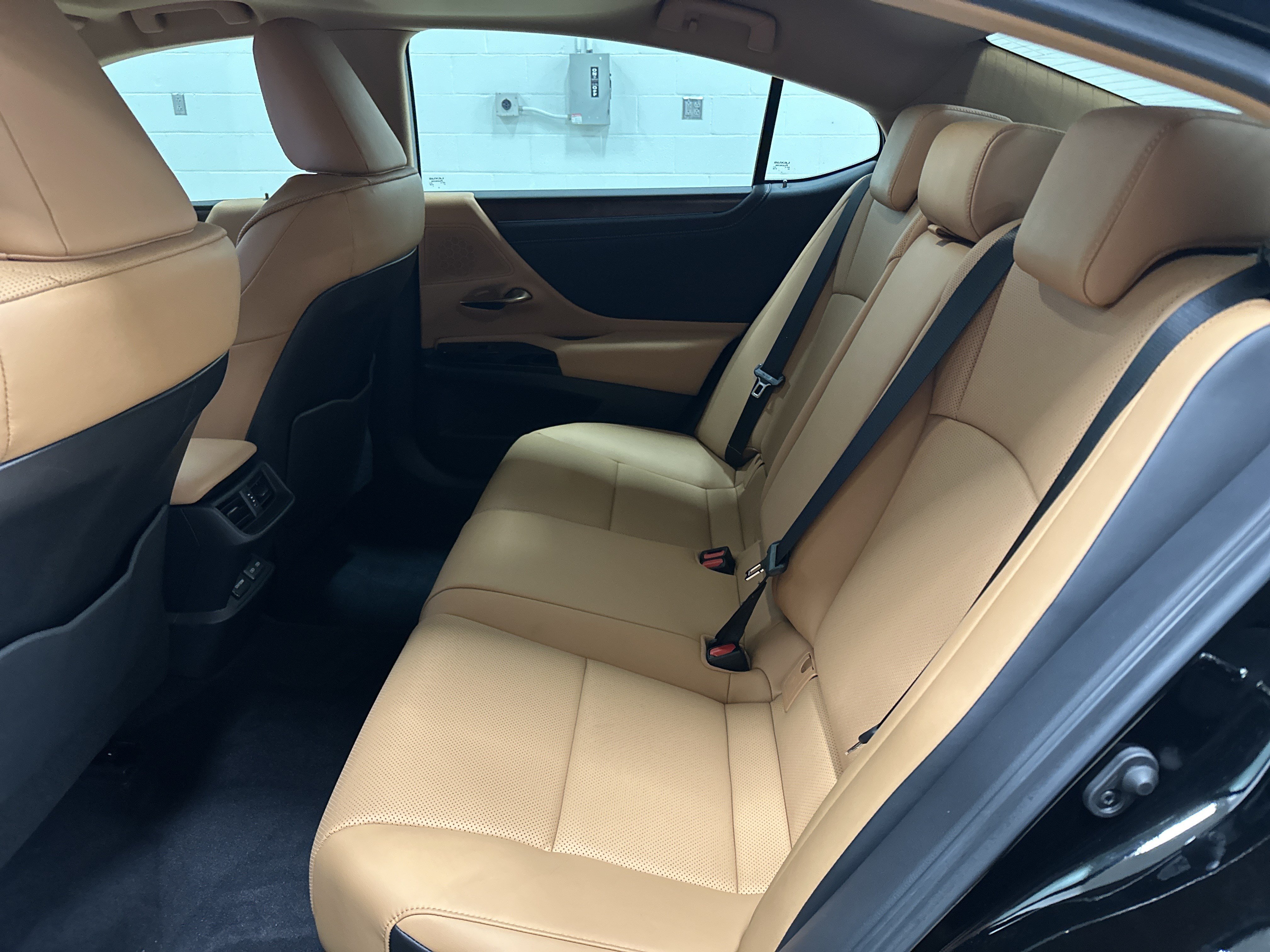 Certified 2025 Lexus ES 350 w/ Premium Package FWD image 31