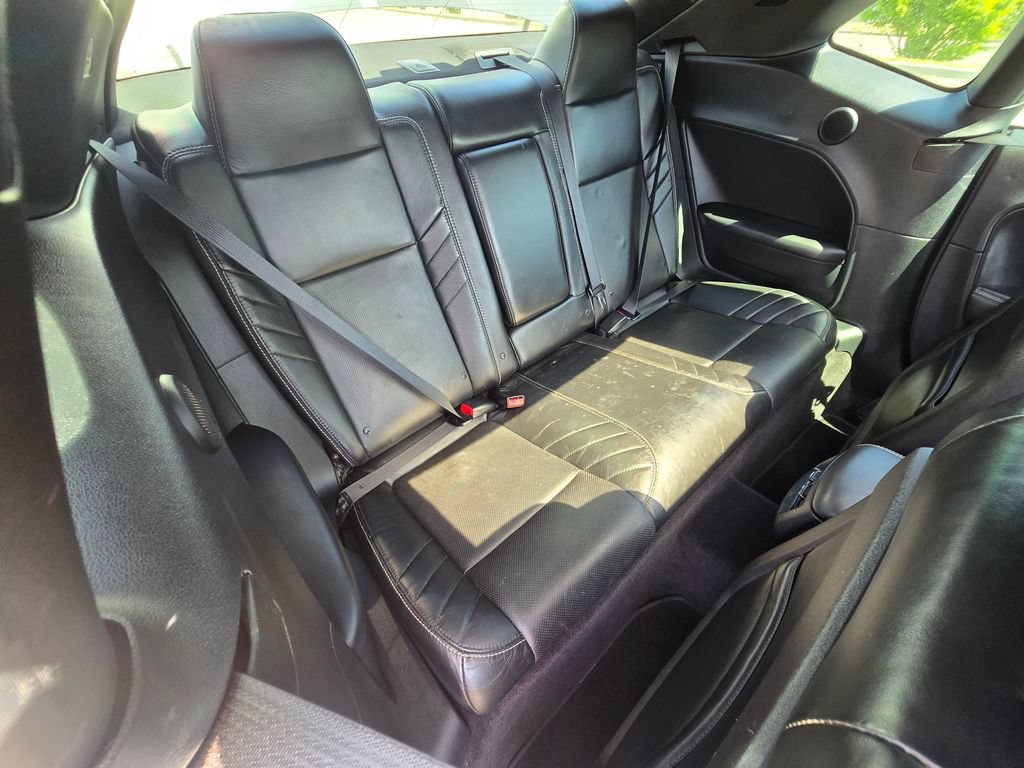 Used 2016 Dodge Challenger SRT w/ Technology Group RWD image 18
