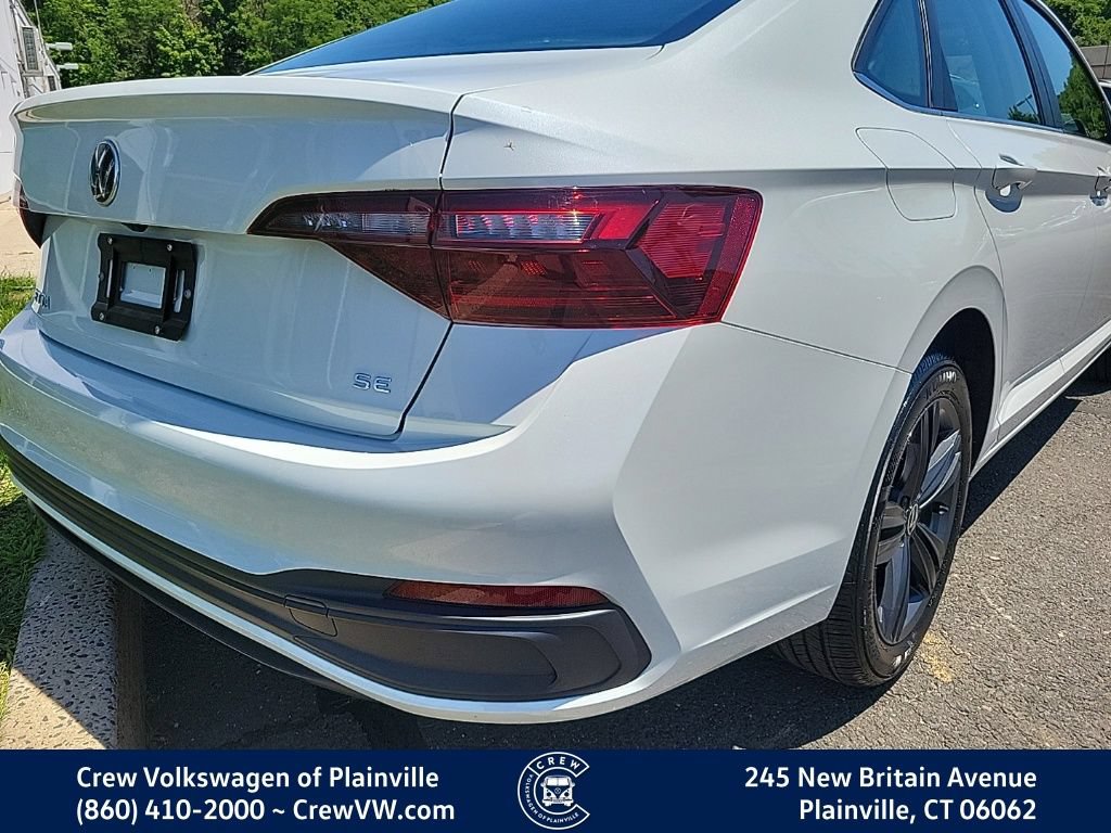 Certified 2024 Volkswagen Jetta SE w/ Panoramic Sunroof Package FWD image 33