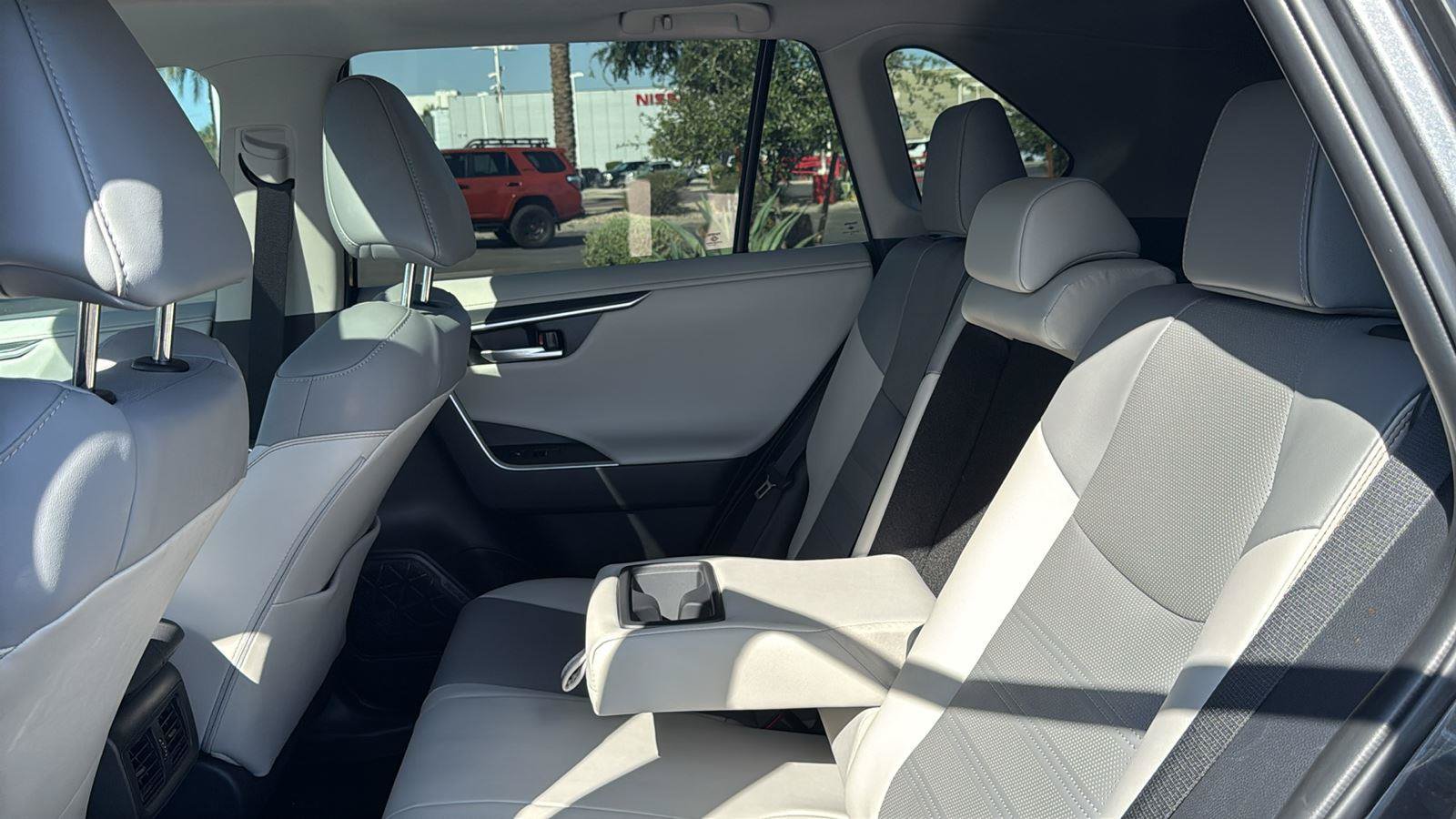 Used 2025 Toyota RAV4 Limited w/ Advanced Technology Package FWD image 31