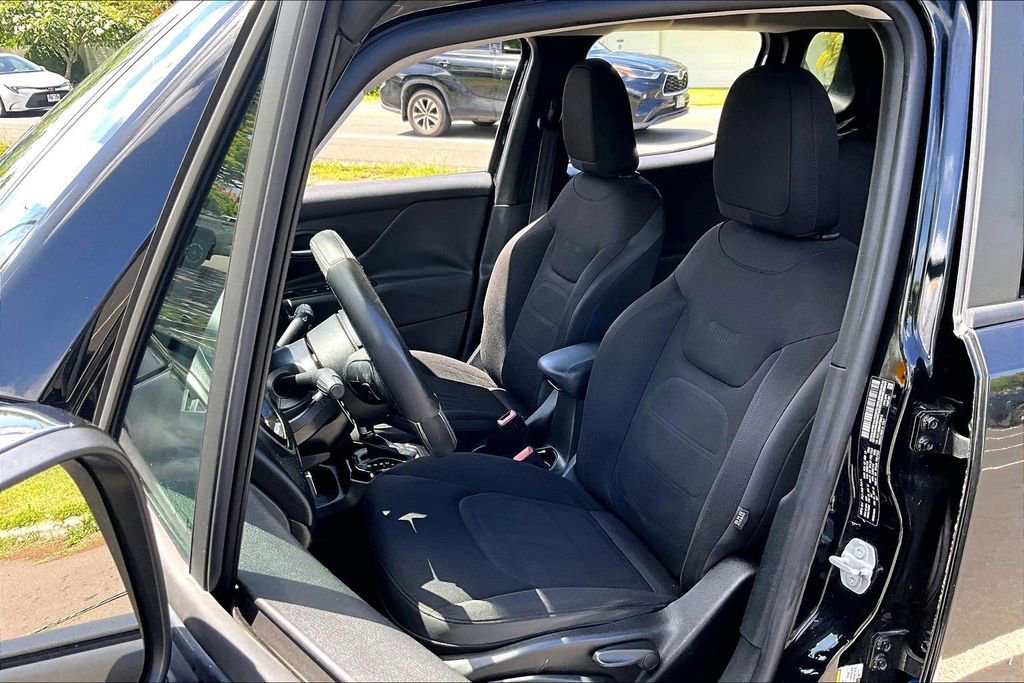 Used 2017 Jeep Renegade Altitude AWD/4WD image 27