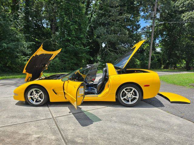 Used 2000 Chevrolet Corvette Coupe w/ Memory Pkg image 25