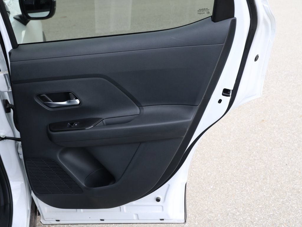 New 2026 Nissan Kicks SR FWD image 19