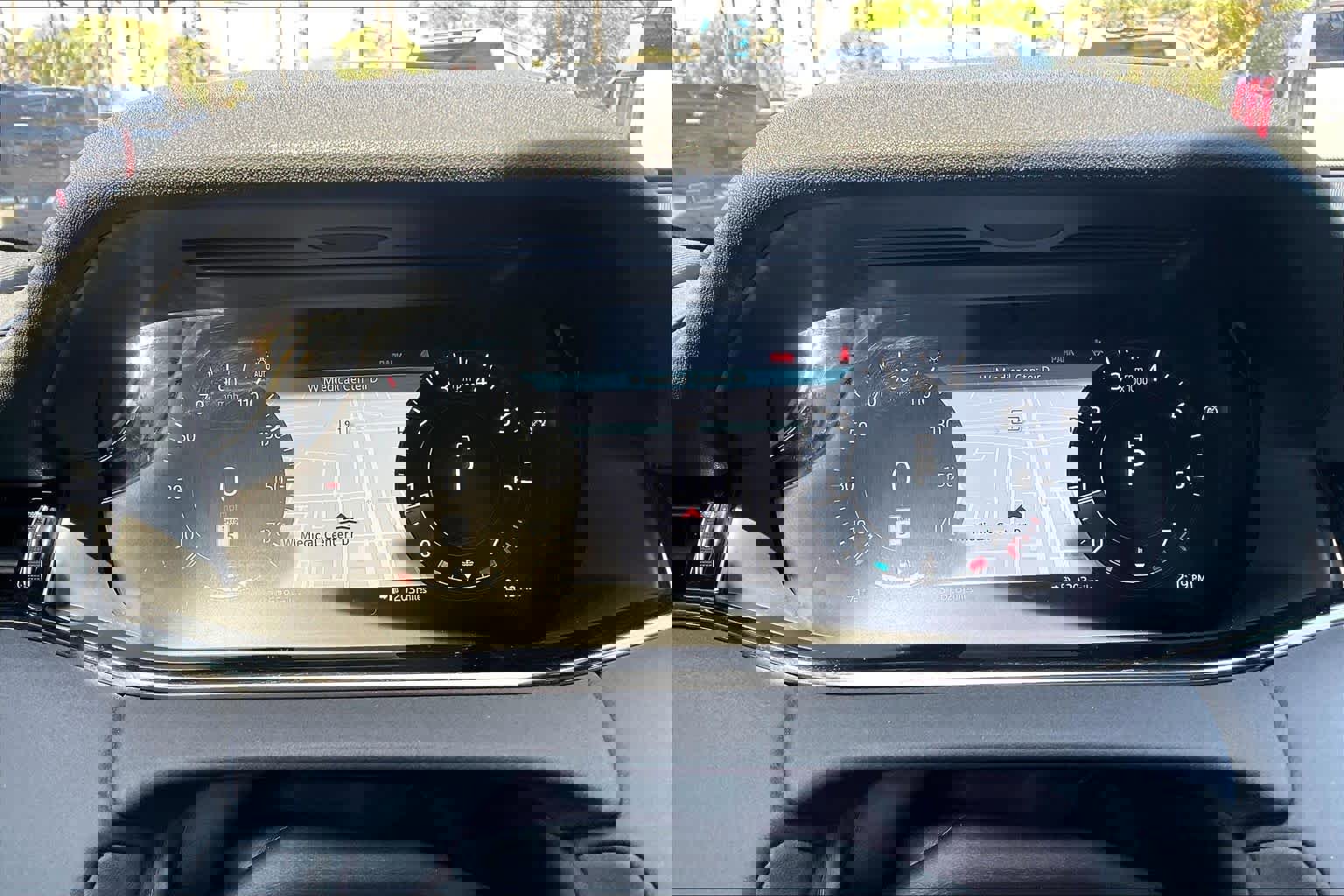 Used 2021 Land Rover Range Rover Evoque R-Dynamic SE image 26