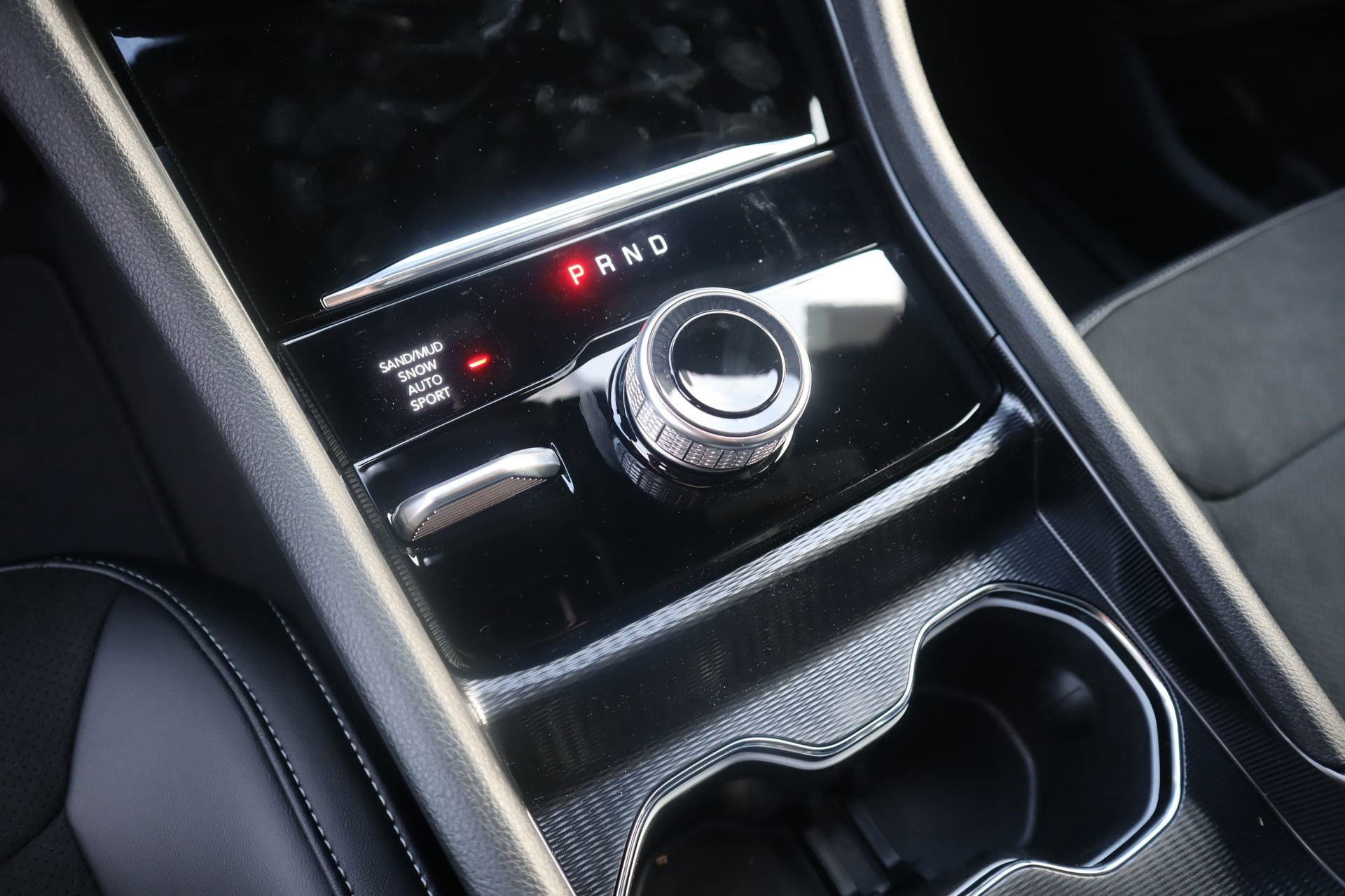 New 2026 Jeep Grand Cherokee Altitude AWD/4WD image 9