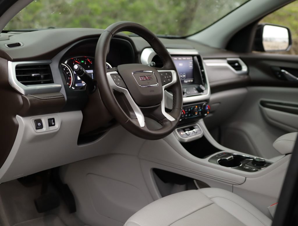 Used 2023 GMC Acadia SLT image 9