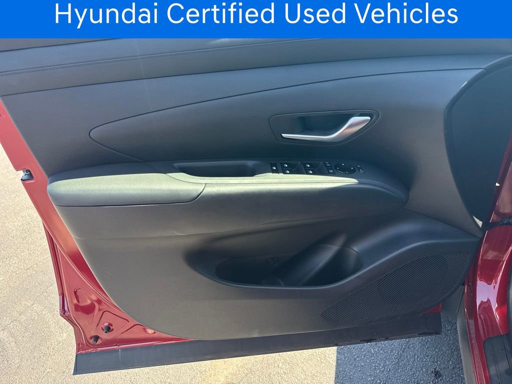 Certified 2025 Hyundai Tucson SE FWD image 11