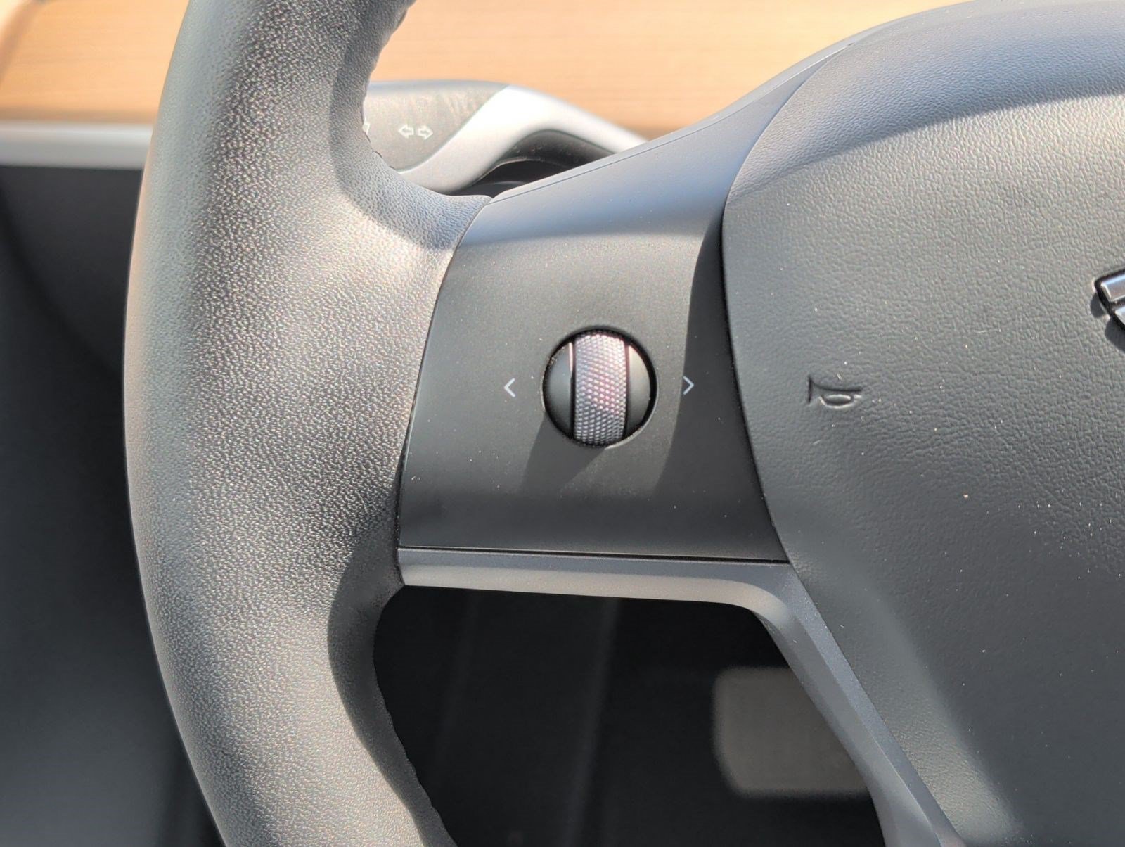 Used 2023 Tesla Model Y Long Range AWD/4WD image 14