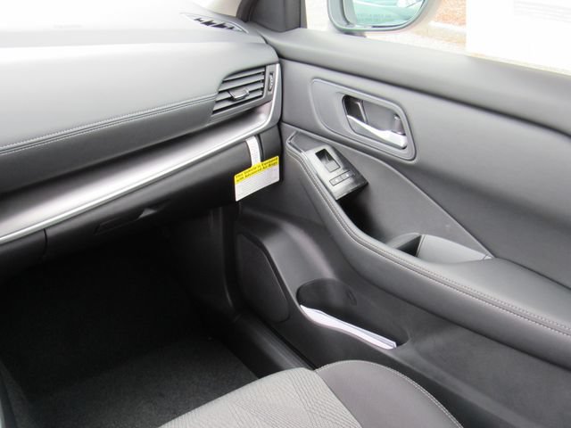 New 2026 Nissan Rogue SV FWD image 17