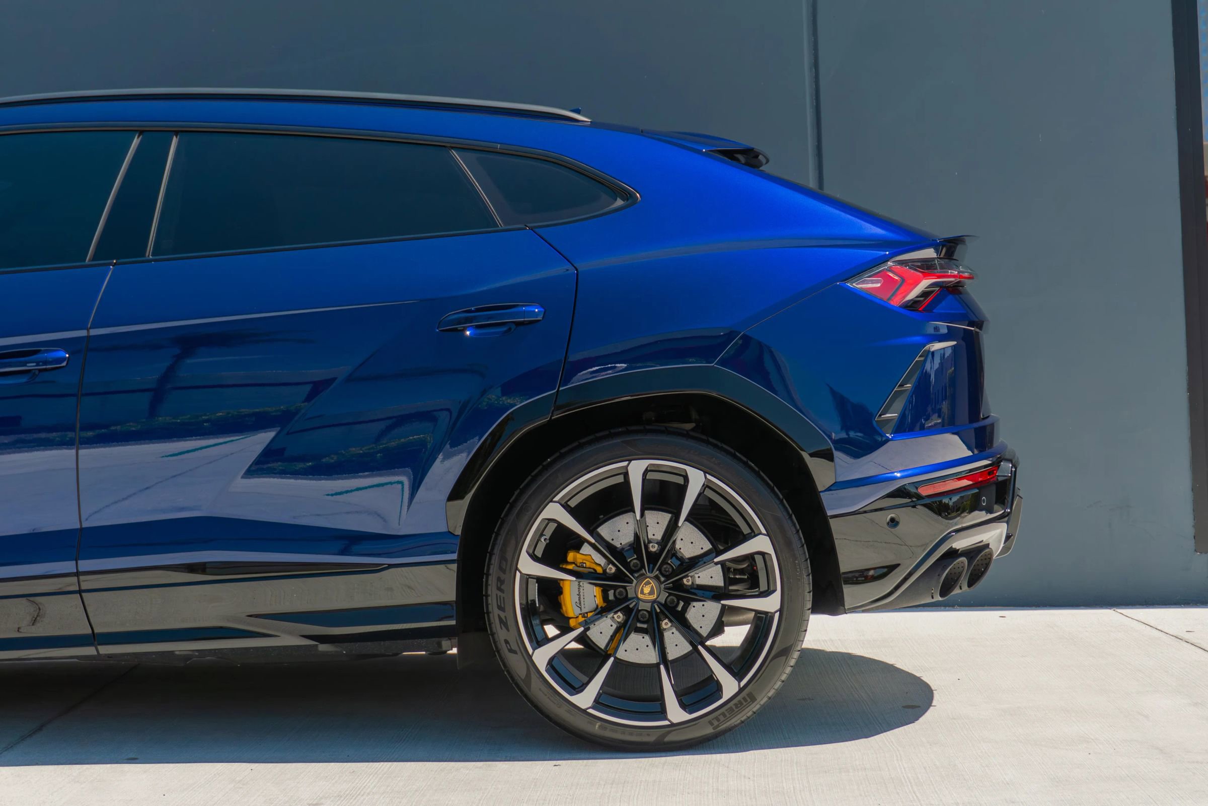 Used 2021 Lamborghini Urus AWD/4WD image 20