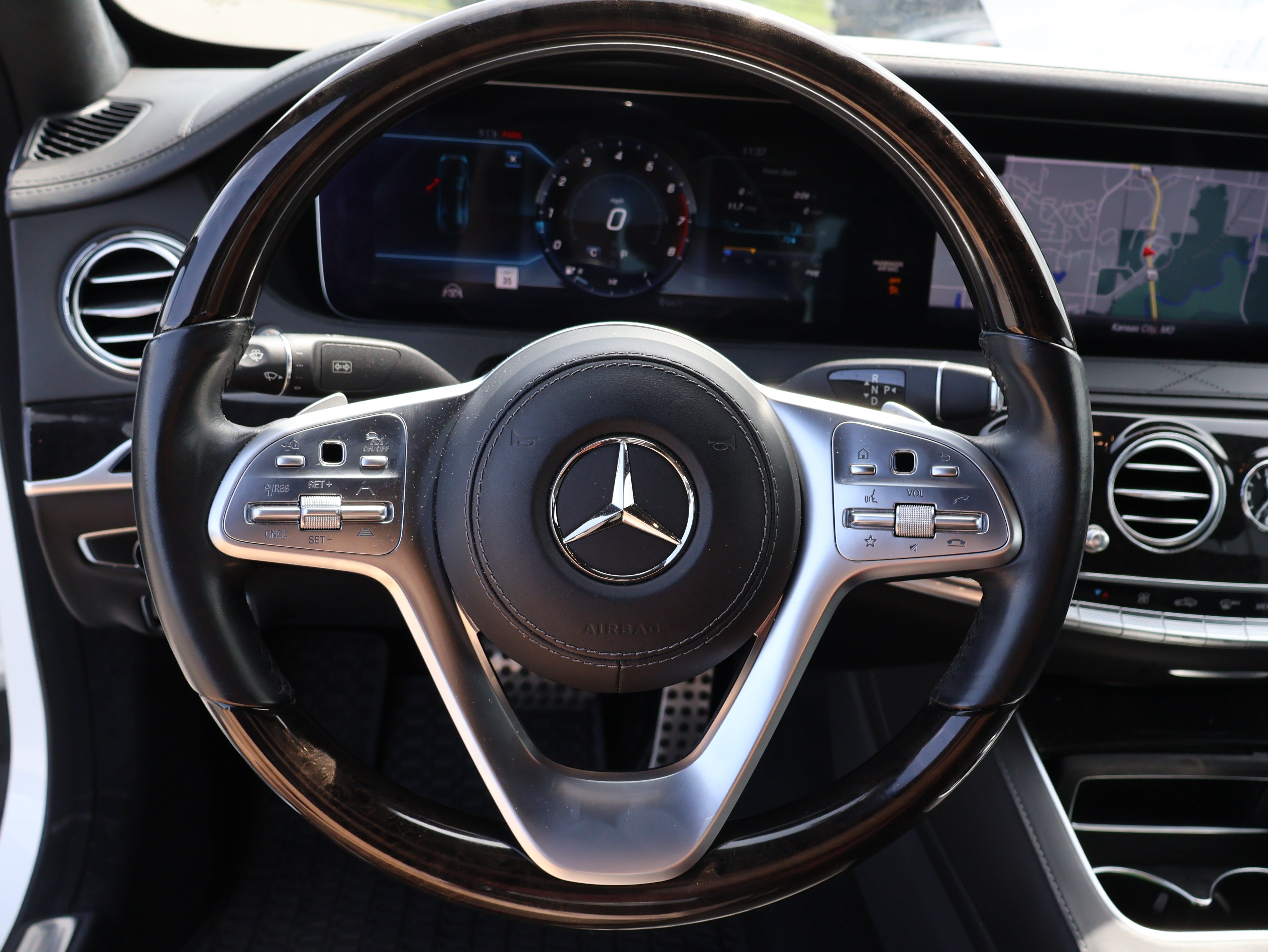 Used 2018 Mercedes-Benz S 560 Sedan w/ AMG Line Exterior image 27