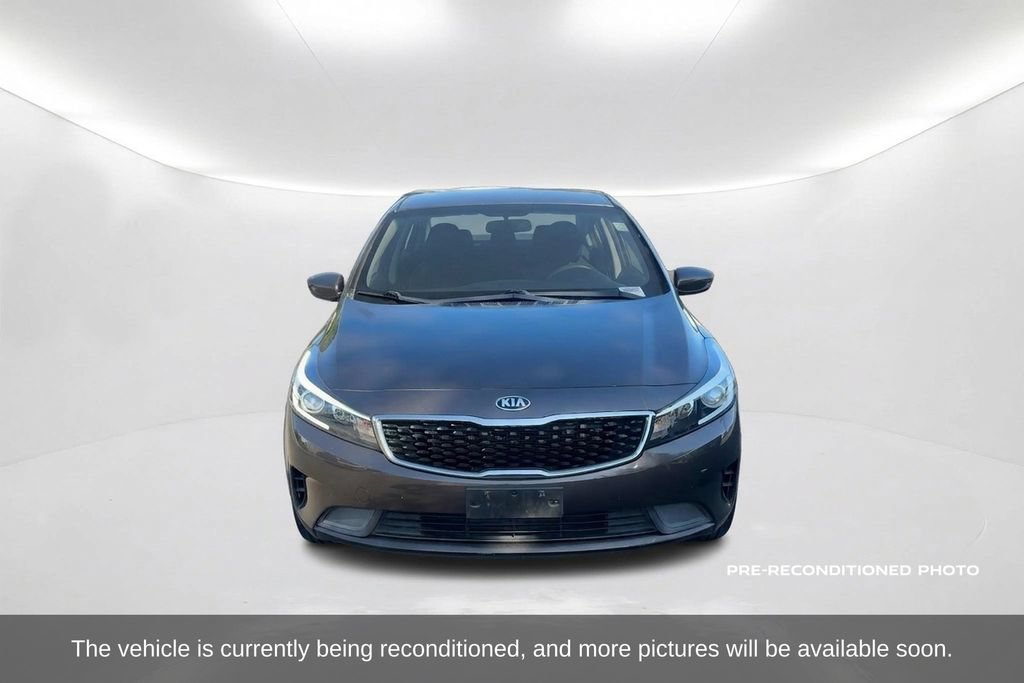 Used 2017 Kia Forte LX FWD image 2