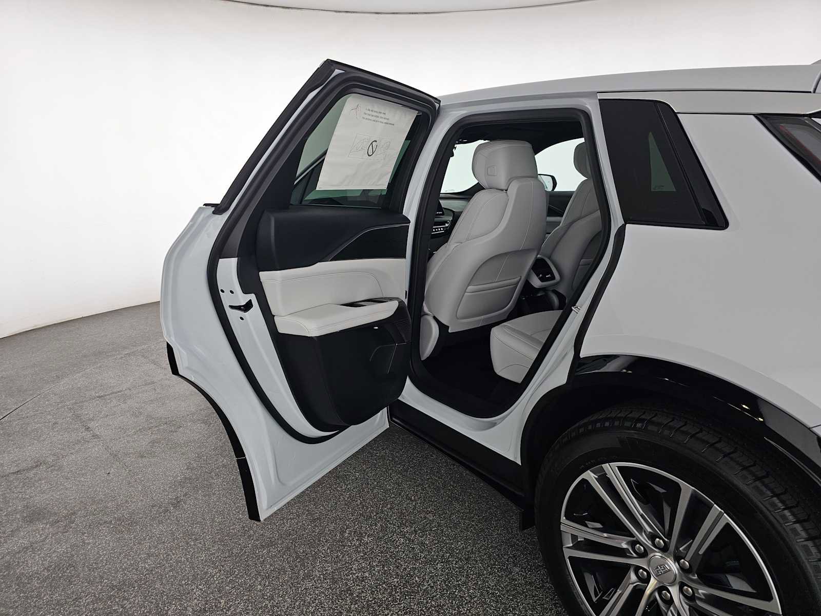 Used 2026 Cadillac Lyriq Luxury w/ LPO, Floor Liner Package image 15