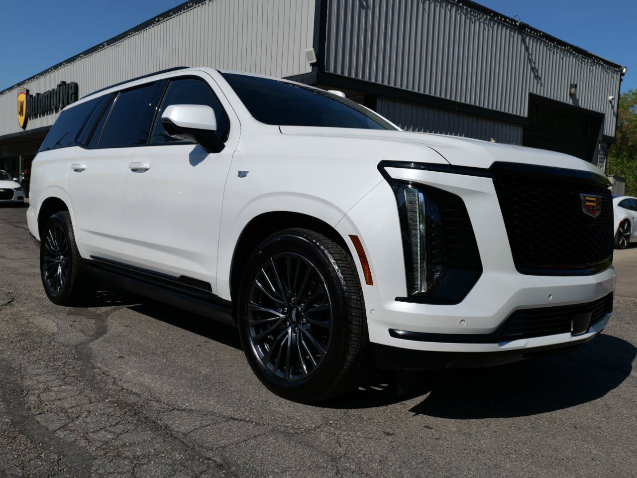 Used 2025 Cadillac Escalade Sport Platinum w/ LPO, Floor Liner Package AWD/4WD image 75