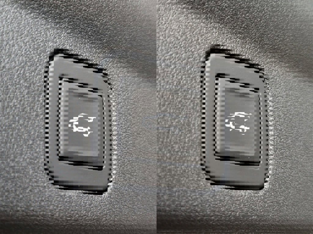 New 2025 Cadillac Escalade IQ Luxury 2 image 26