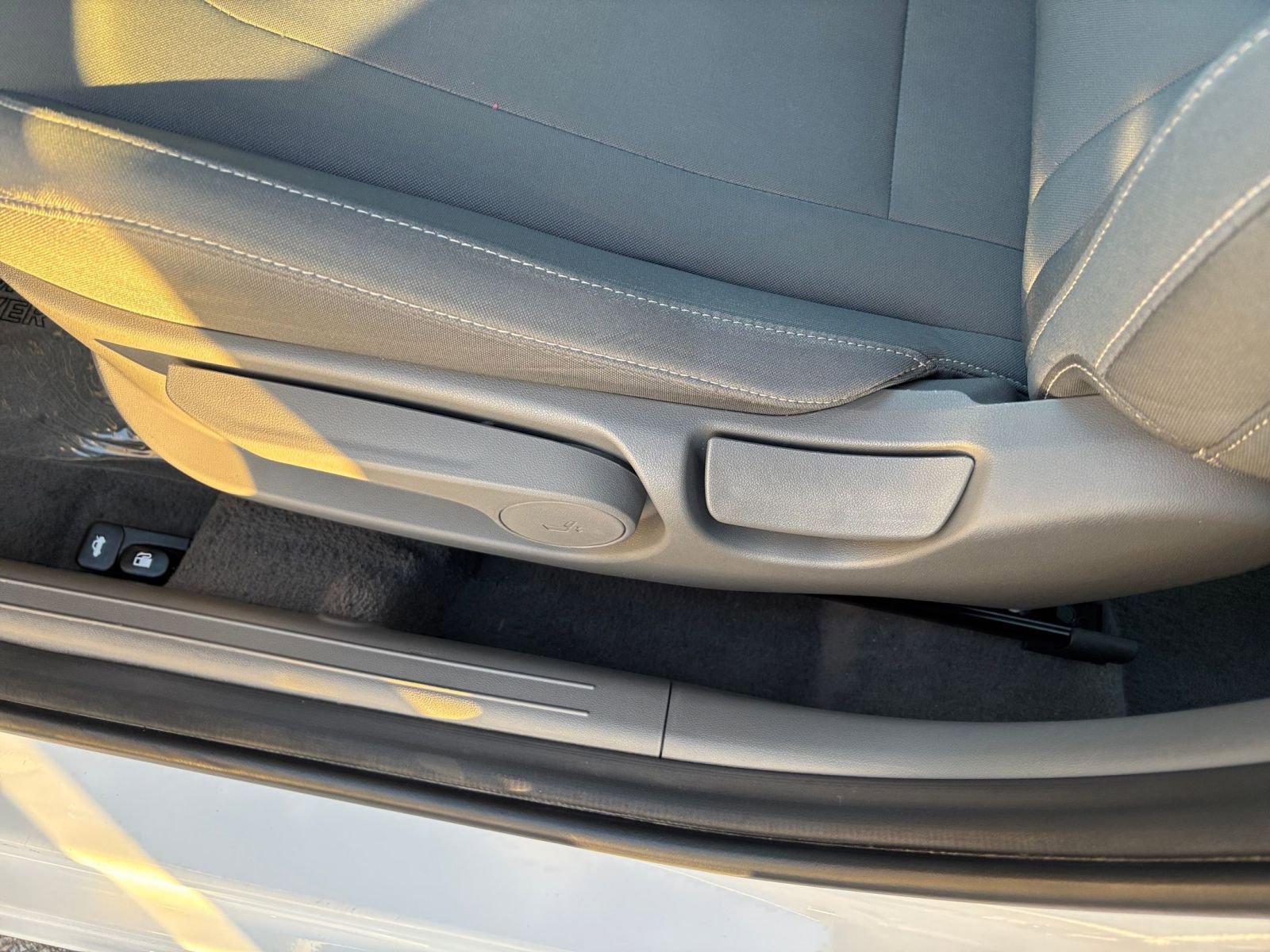 Used 2025 Hyundai Elantra SEL image 23