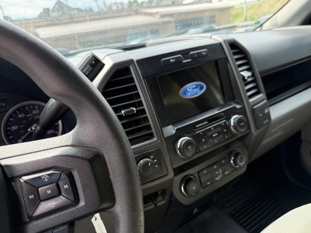 Used 2022 Ford F250 XL w/ Power Equipment Group image 3