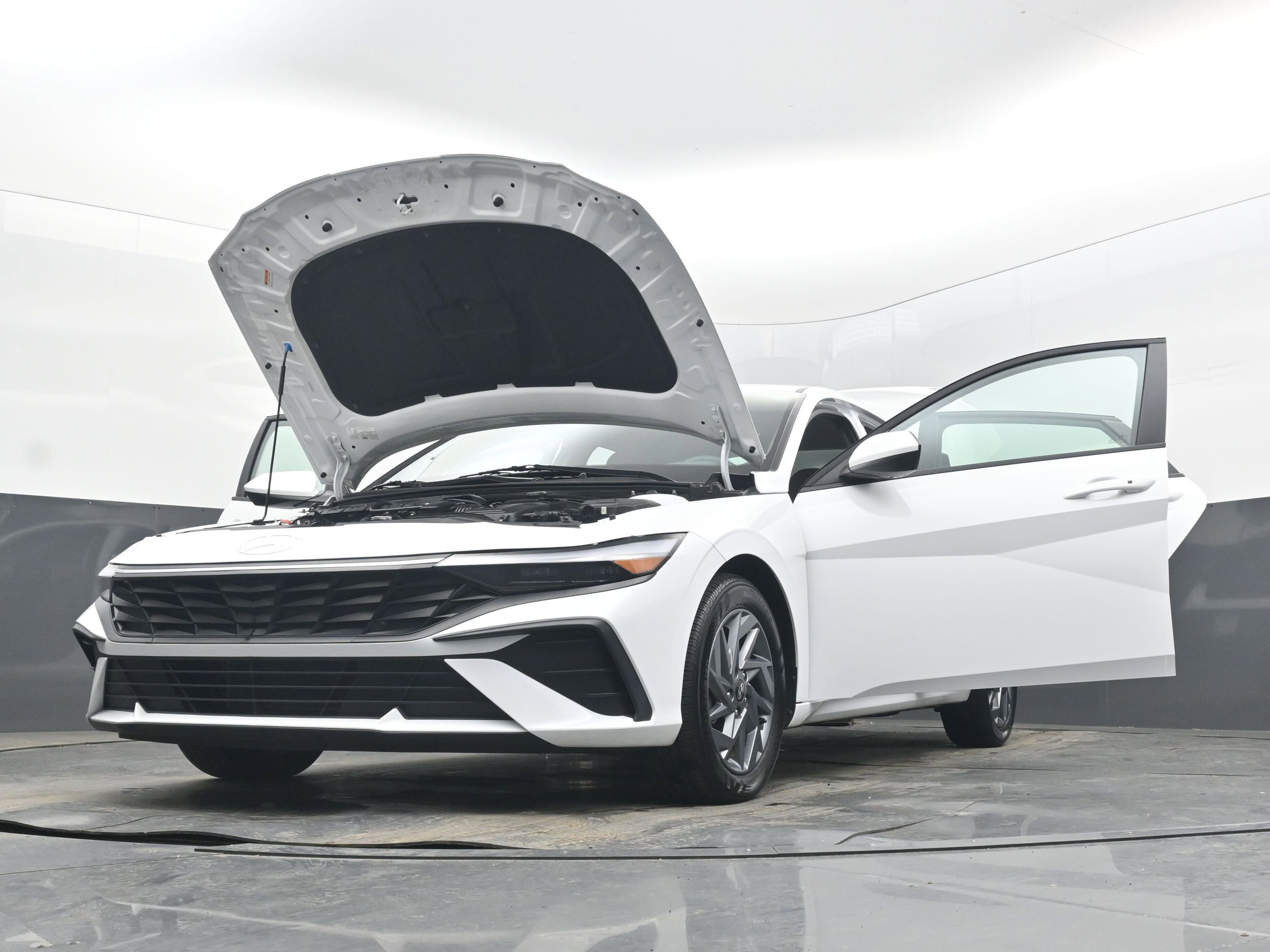 Used 2024 Hyundai Elantra SEL image 53