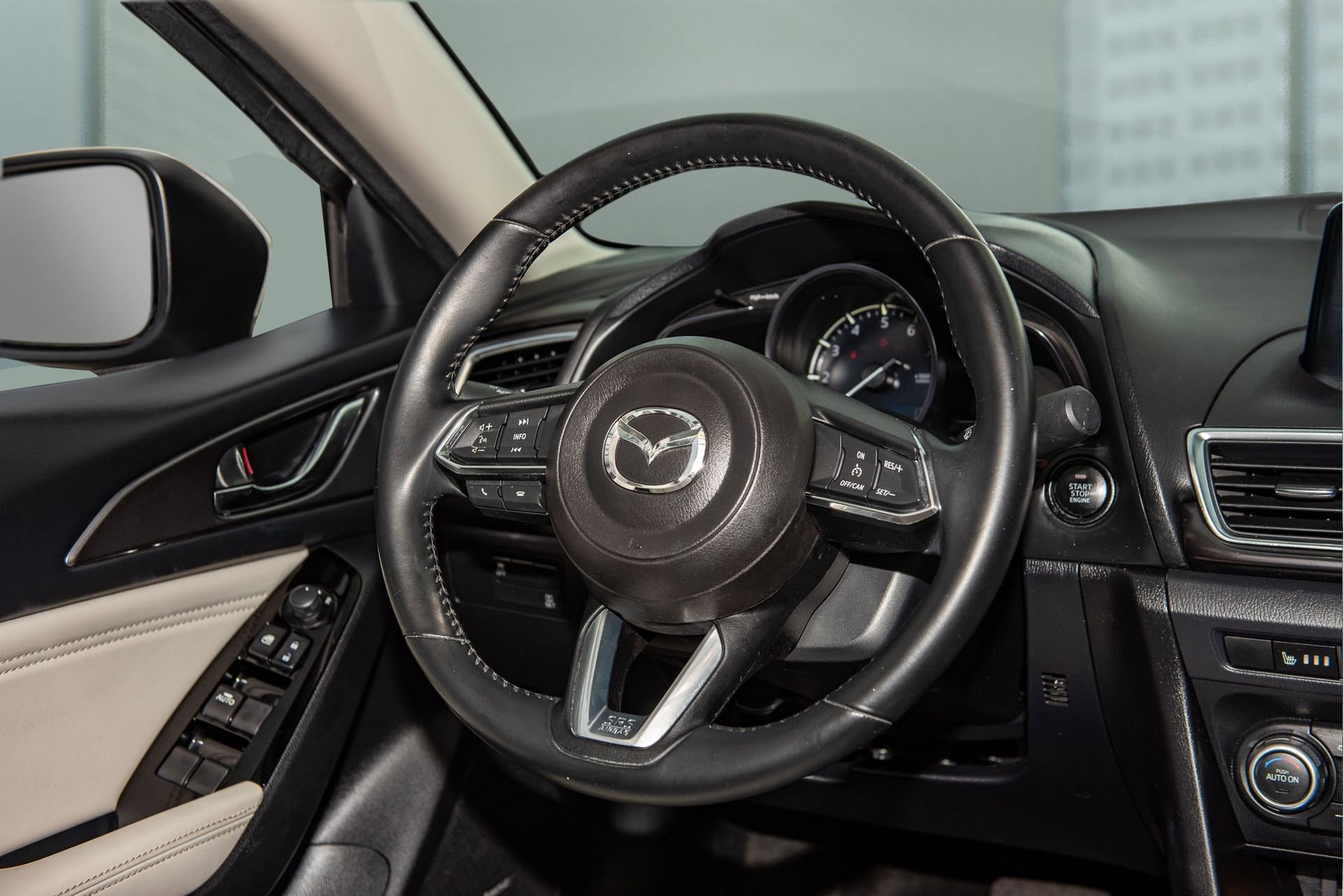 Used 2018 MAZDA MAZDA3 Grand Touring image 19