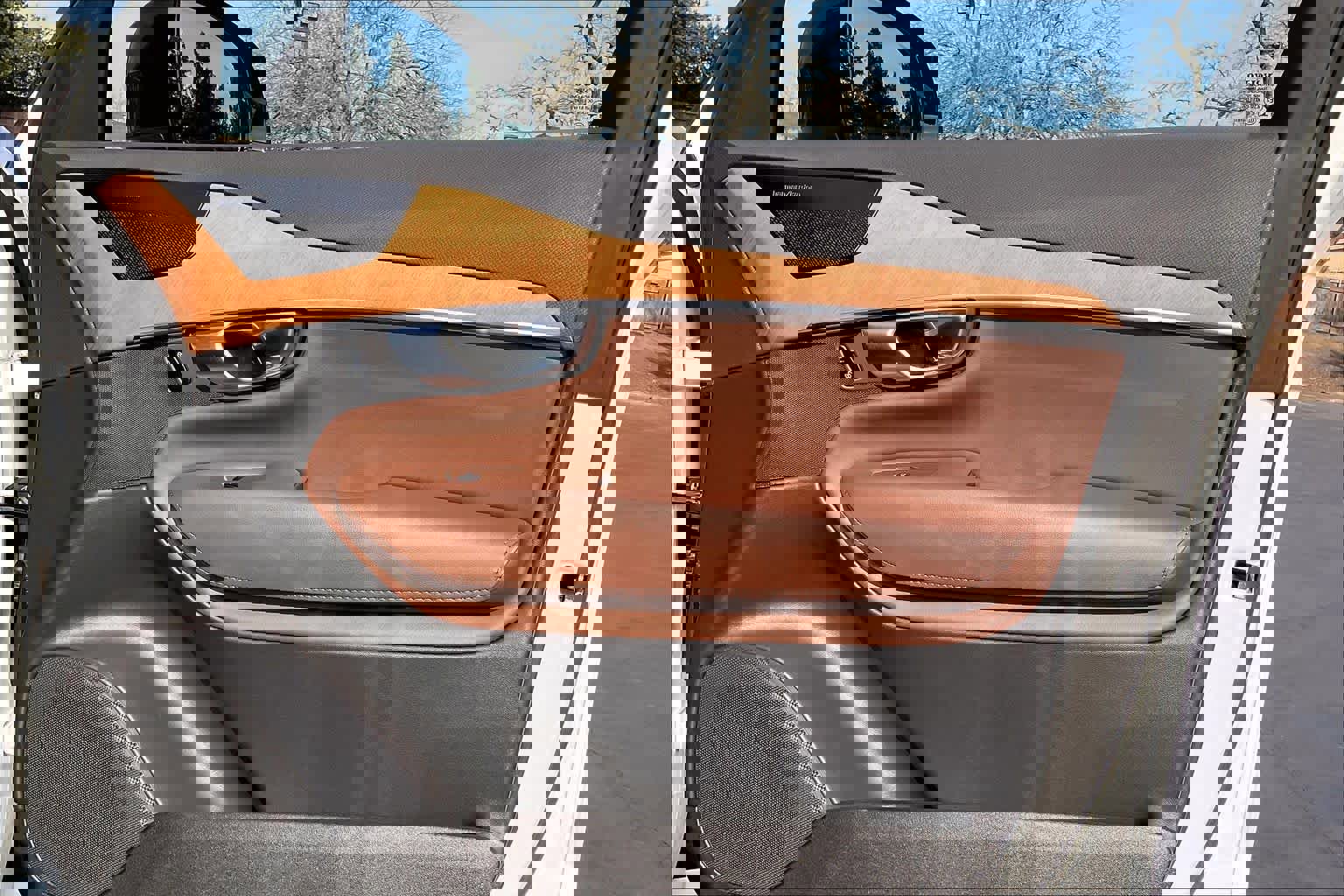 Used 2023 Volvo XC90 T8 Plus w/ Protection Package Premier image 27