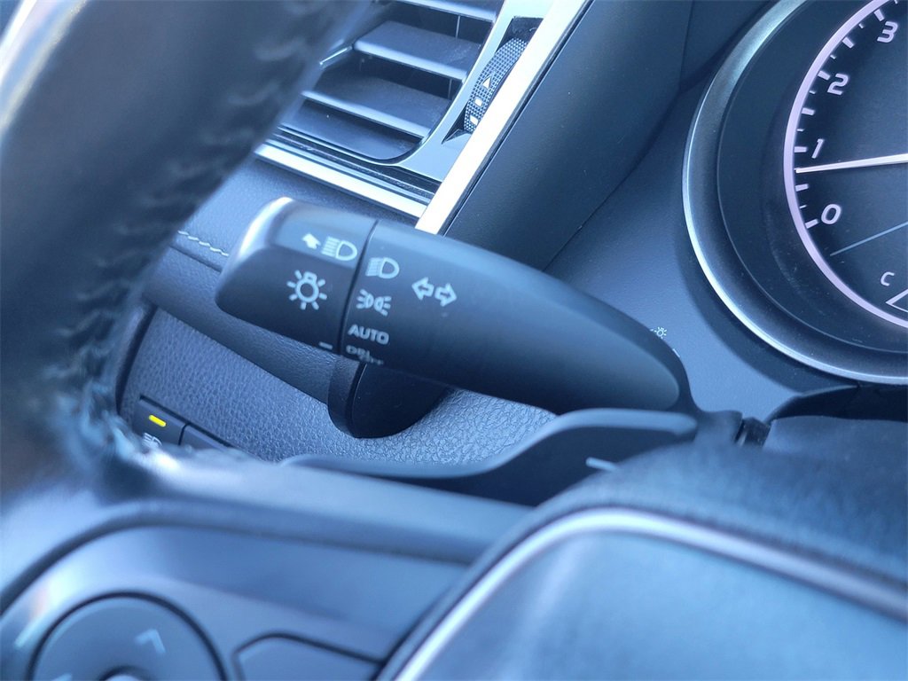 Used 2023 Toyota Camry SE image 35