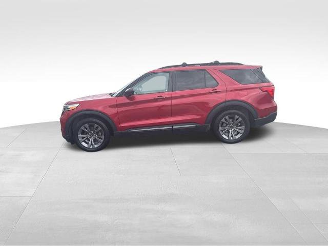Certified 2022 Ford Explorer XLT w/ Equipment Group 202A image 2